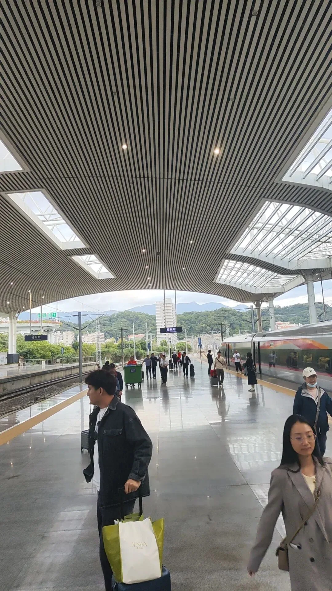 复杂系统真正崩溃的方式:当“不该出问题”被反复当成前提